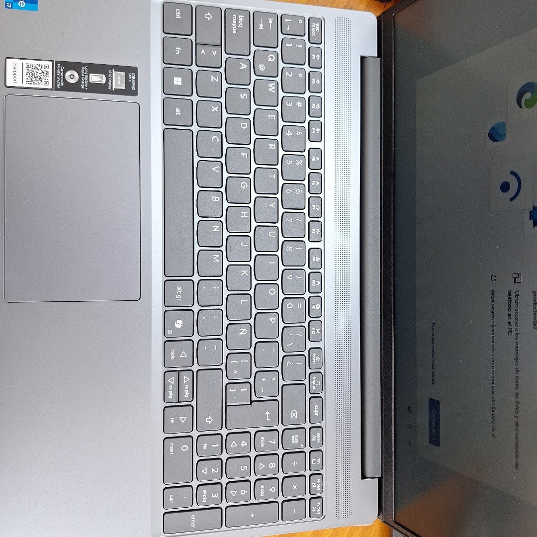 LAPTOP LENOVO IDEAPAD SLIM 3 15IRH10 (2025) 1 TB SSD 24 GB RAM (SEMINUEVO)