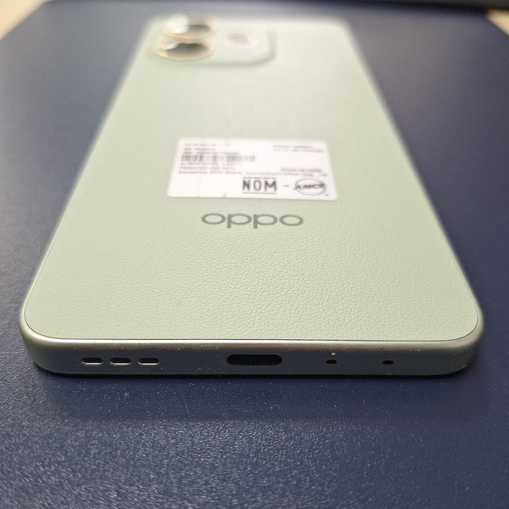 CELULAR OPPO A5 PRO CPH2711 (2025) 256 GB 8 GB RAM (SEMINUEVO)