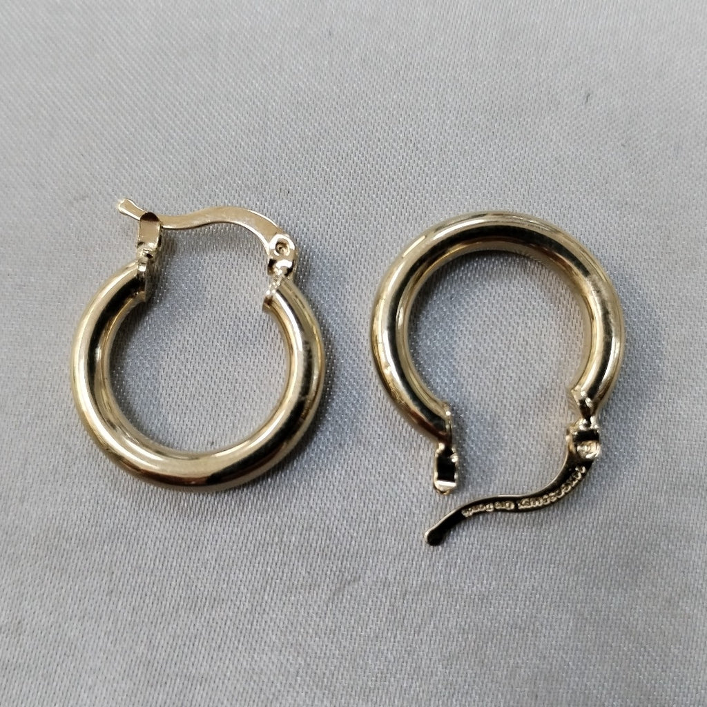 ARETES TEJIDO ARRACADAS LISAS 14K 1.6 GR (NUEVO)