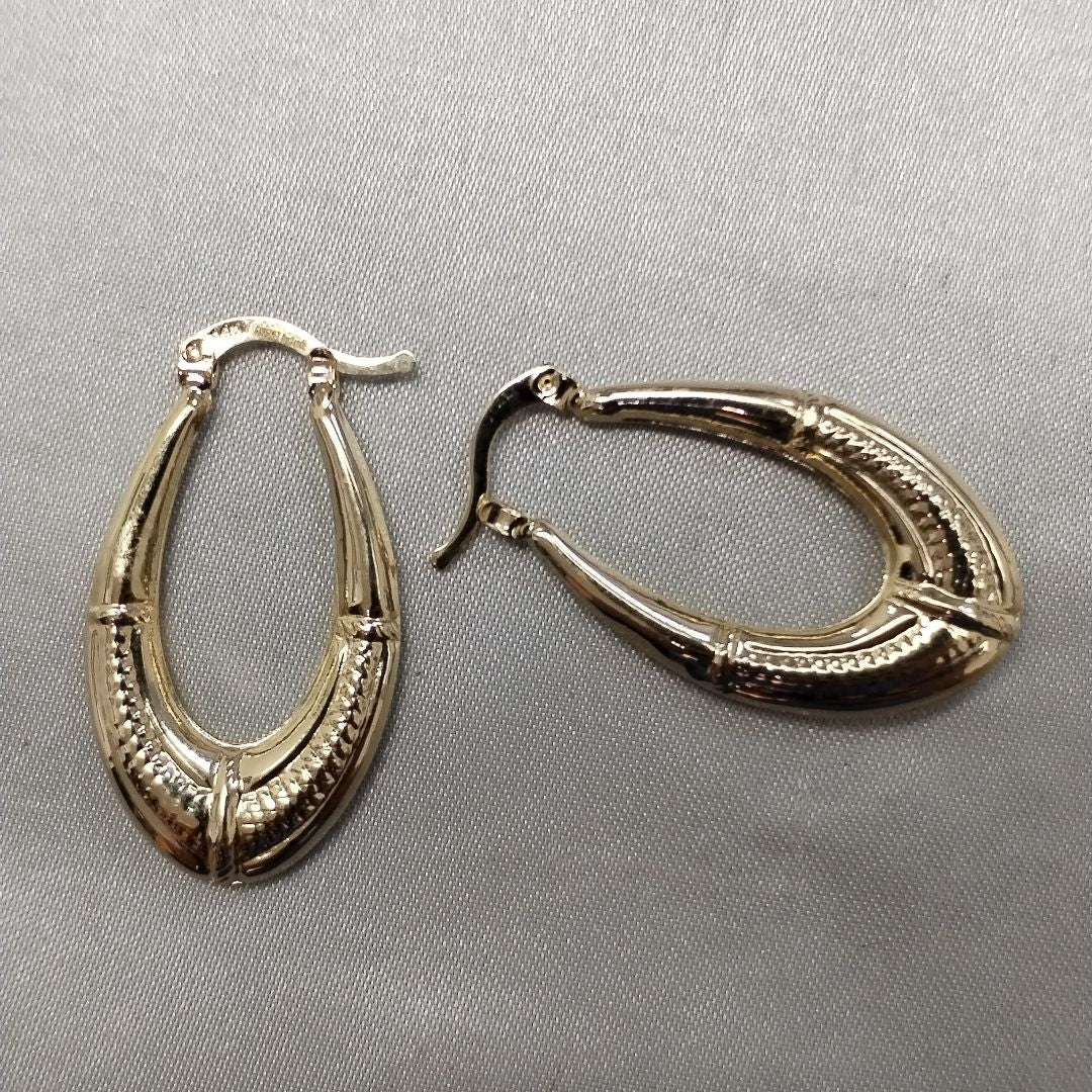 ARETES ARRACADAS ESTRIADAS 14K 2.5 GR (NUEVO)