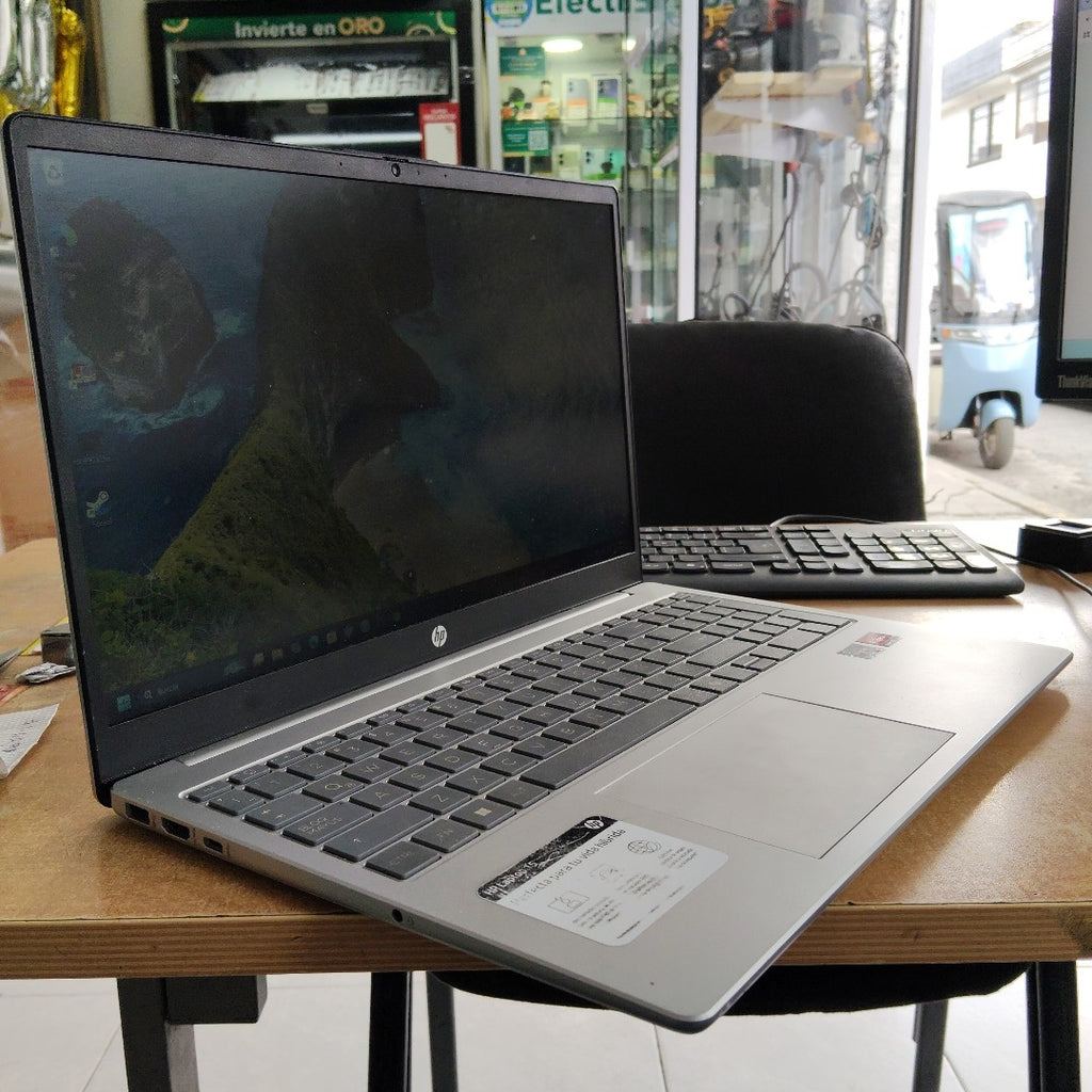 LAPTOP HP 15-FC0240LA (2026) 512 GB SSD 8 GB RAM (SEMINUEVO)