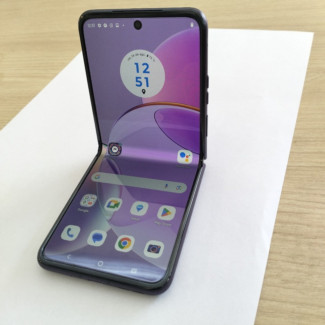 CELULAR MOTOROLA RAZR 40 XT2323-1 (2023) 256 GB 8 GB RAM (SEMINUEVO)