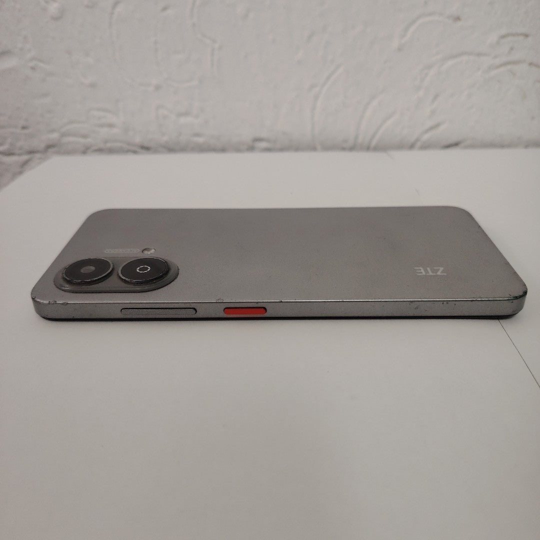 CELULAR ZTE BLADE A35E Z2466 (2024) 64 GB 2 GB RAM (SEMINUEVO)