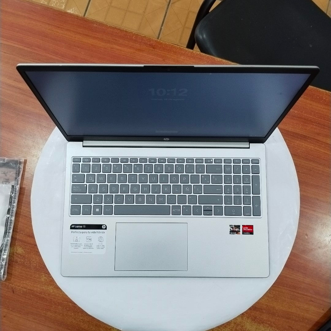 LAPTOP HP 15-FC0080LA (2024) 512 GB SSD 16 GB RAM (SEMINUEVO)
