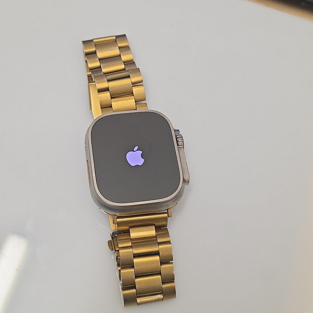 SMARTWATCH APPLE ULTRA TITANIO A2622 49 MM GPS + CELULAR (SEMINUEVO)
