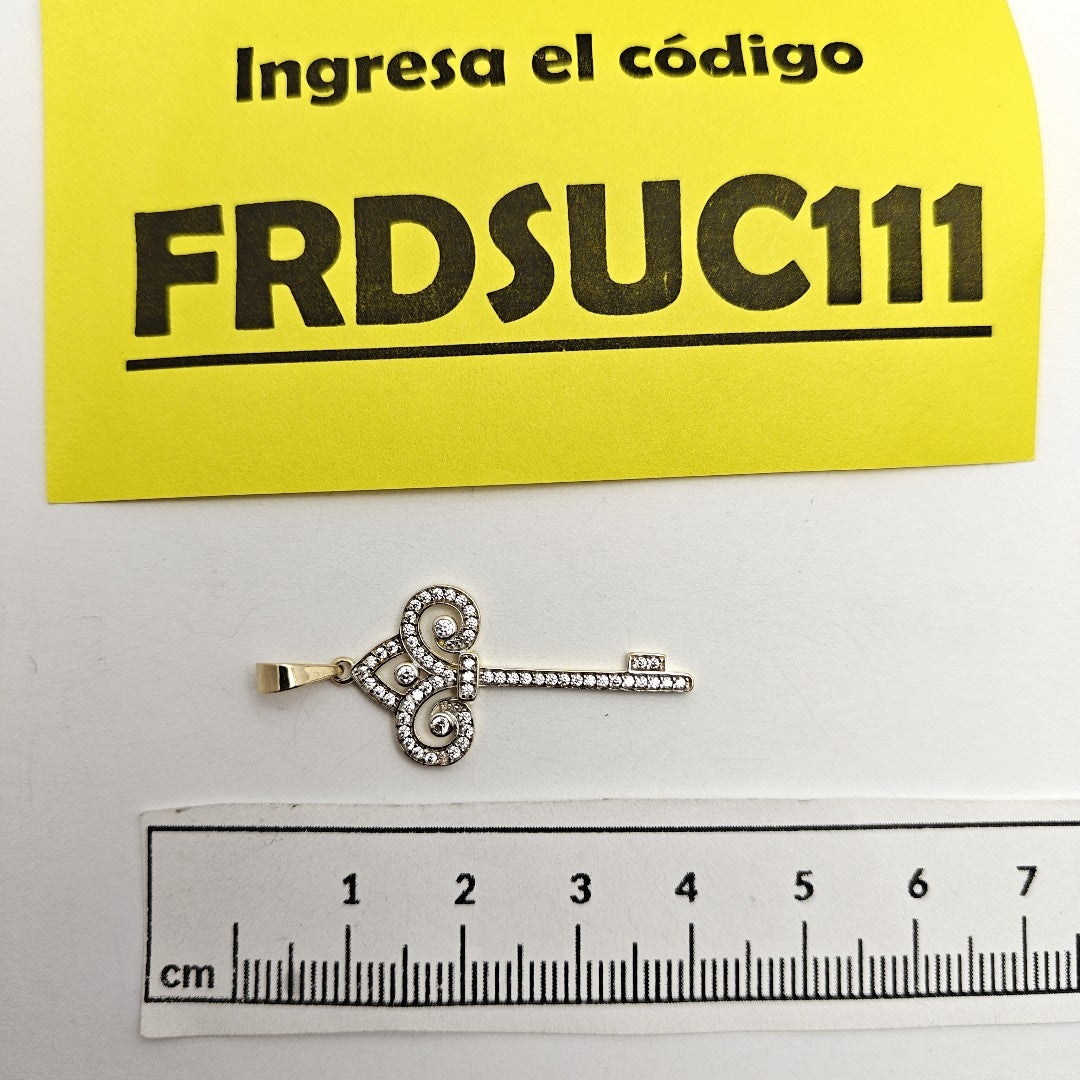 DIJE LLAVE C CIRCONIAS 14K 1.5 GR (NUEVO)