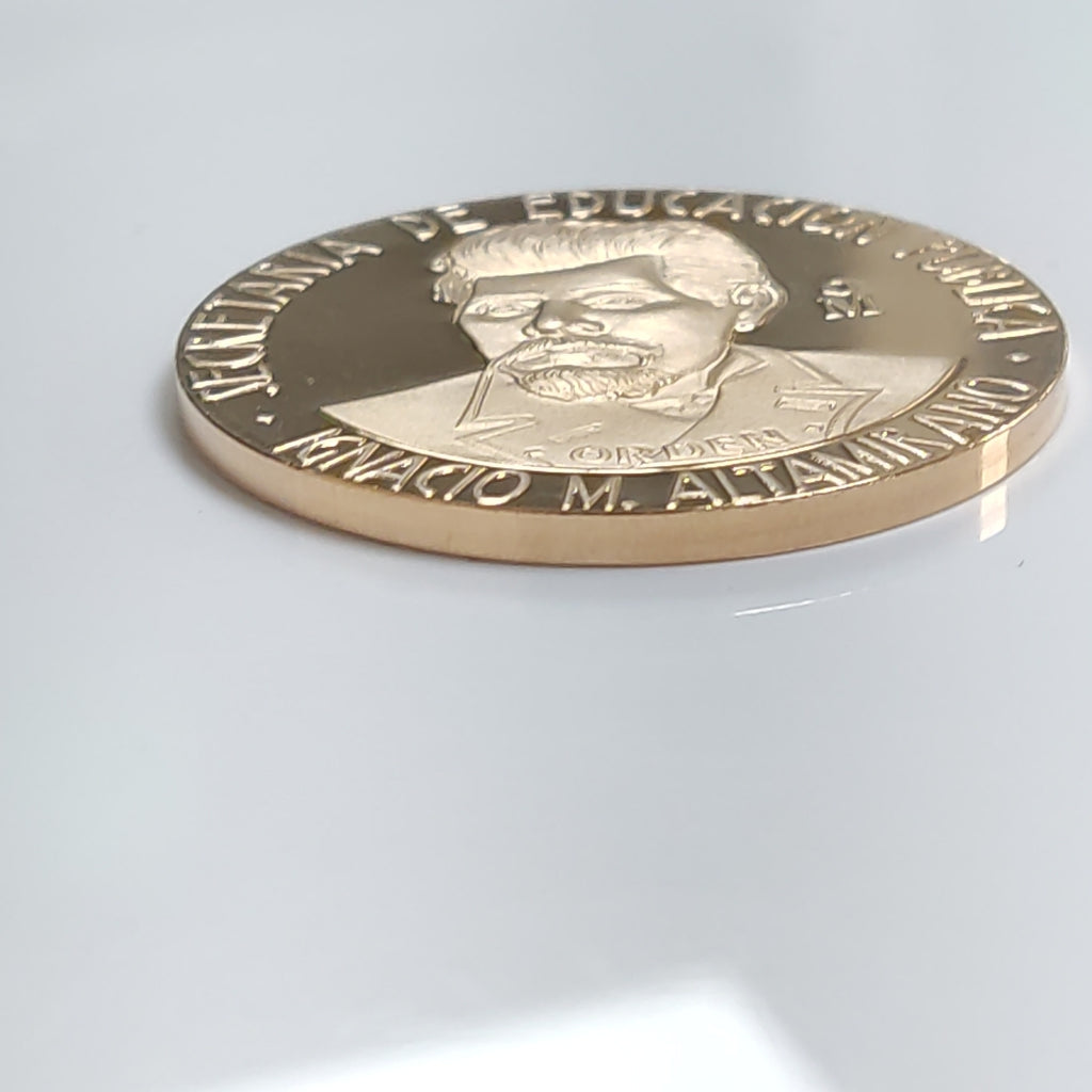 MEDALLA CONMEMORATIVA ORO 21 K 41.8 GRMS (SEMINUEVO)