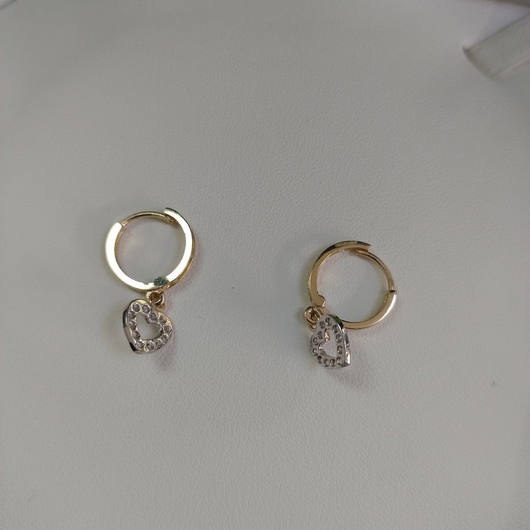 ARETES HUGGIES CON DIJE CORAZON Y CIRCONIAS 14K 2.2 GR (NUEVO)