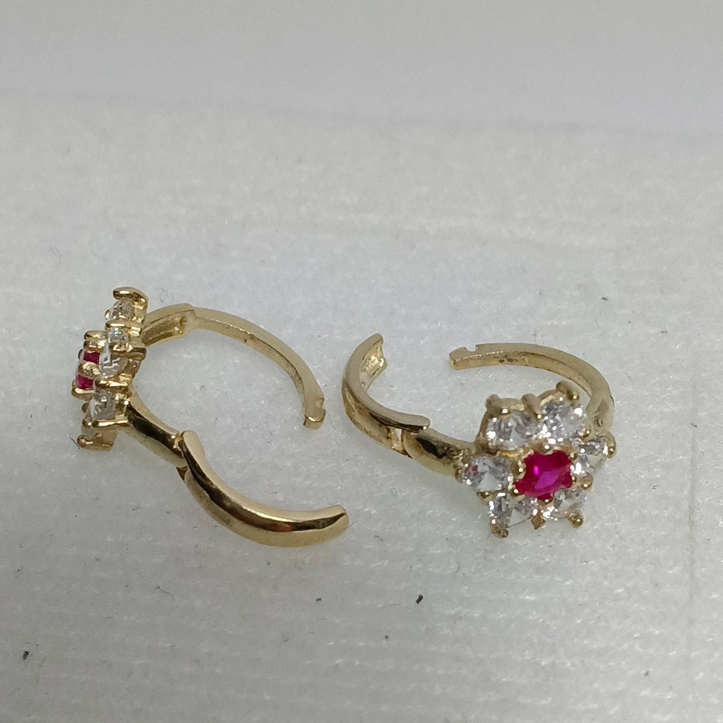 ARETES HUGGIES CON CIRCONIAS Y PIEDRA DE COLOR 14K 1.8 GR (NUEVO)