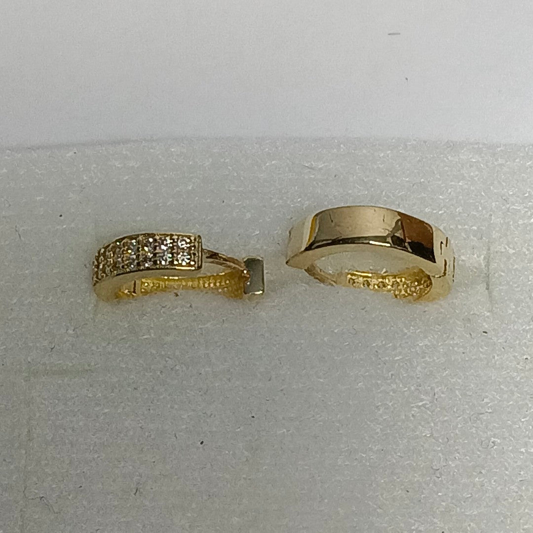 ARETES HUGGIES C CIRCONIAS 14K 2.2 GR (NUEVO)