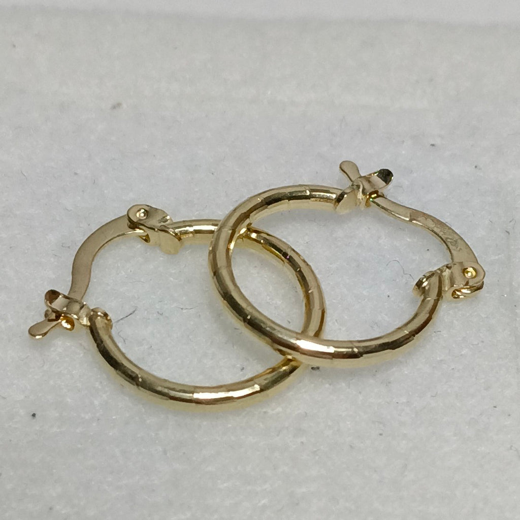 ARETES ARRACADAS ESTRIADAS 14K 1.4 GR (NUEVO)