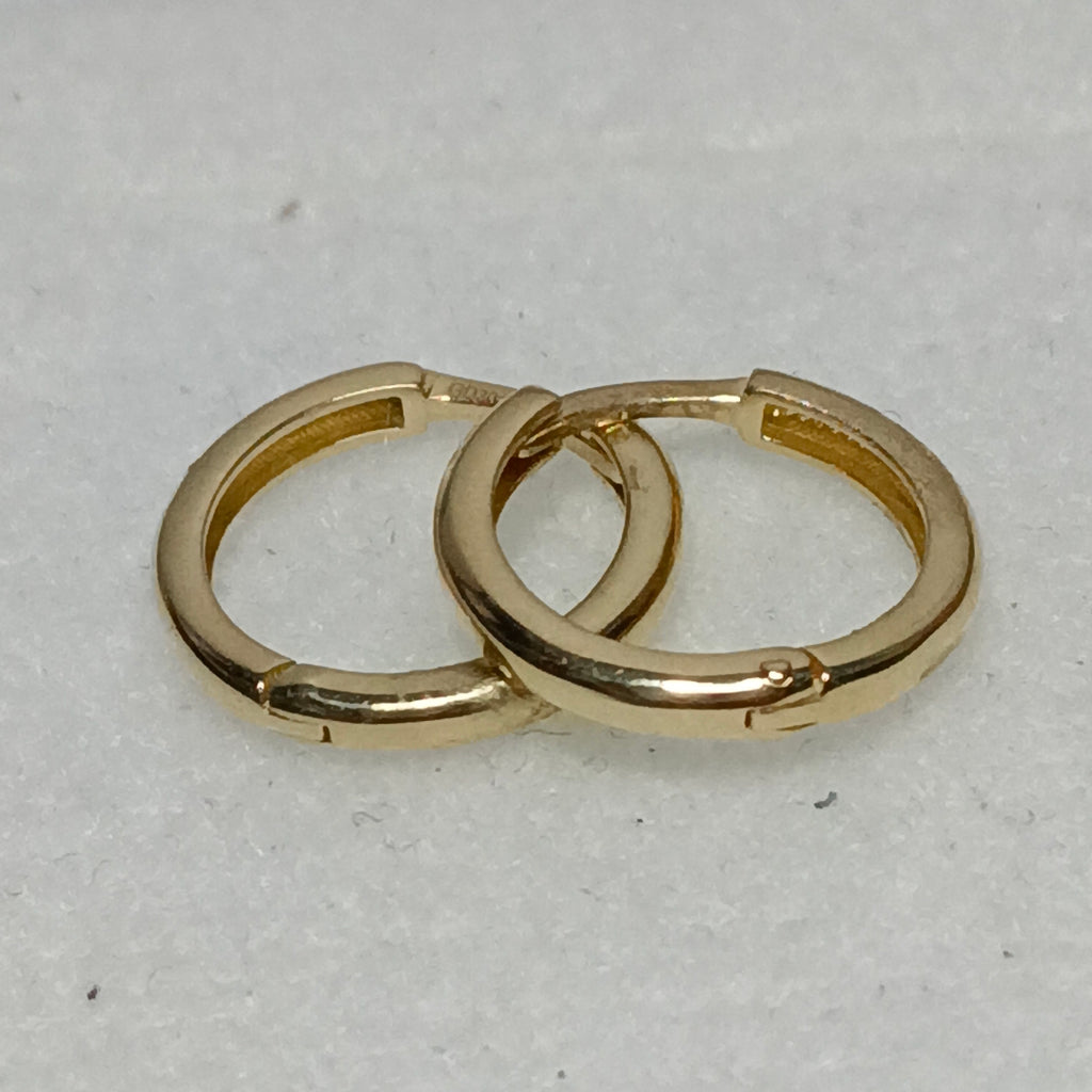 ARETES HUGGIES LISAS 14K 1.5 GR (NUEVO)