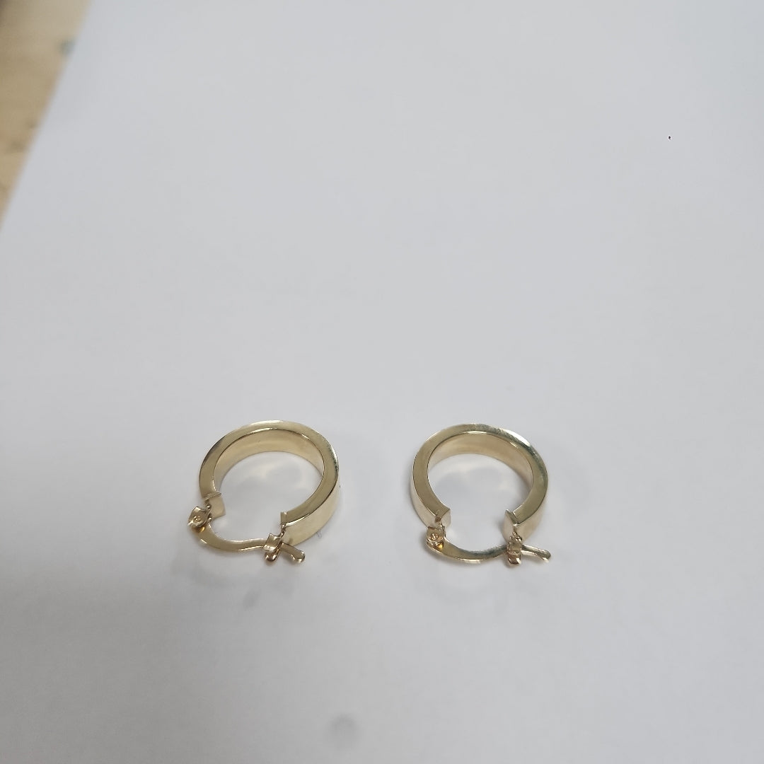 ARETES ARRACADA LISA 14K 2.1 GR (NUEVO)