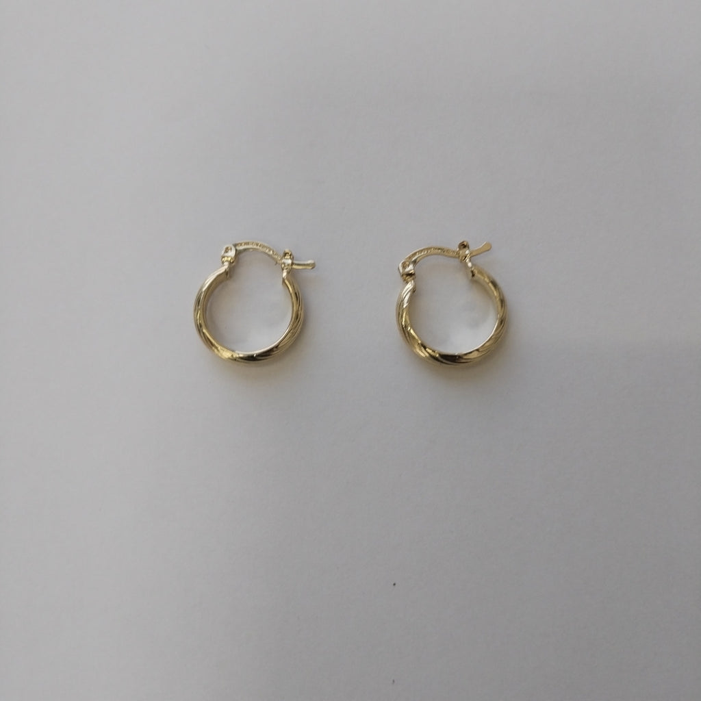 ARETES ARRACADA ASTRIADA 14K 1.6 GR (NUEVO)