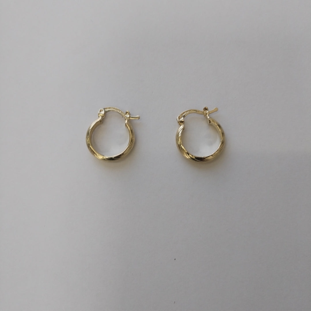 ARETES ARRACADA ASTRIADA 14K 1.6 GR (NUEVO)