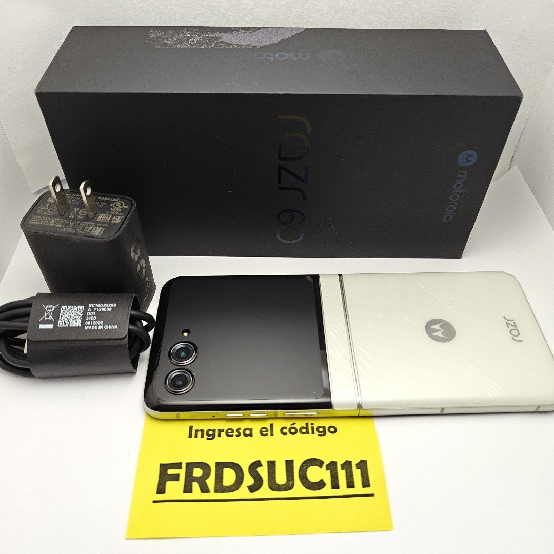 CELULAR MOTOROLA RAZR 60 XT2553-1 (2025) 512 GB 12 GB RAM (SEMINUEVO)