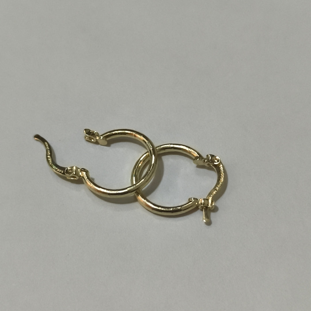 ARETES ARRACADAS ESTRIADAS 14K 1.4 GR (NUEVO)