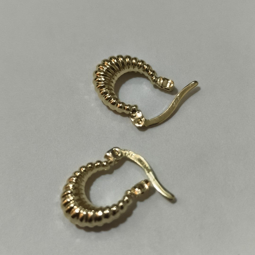 ARETES ARRACADA ESTRIADAS 14K 1.1 GR (NUEVO)