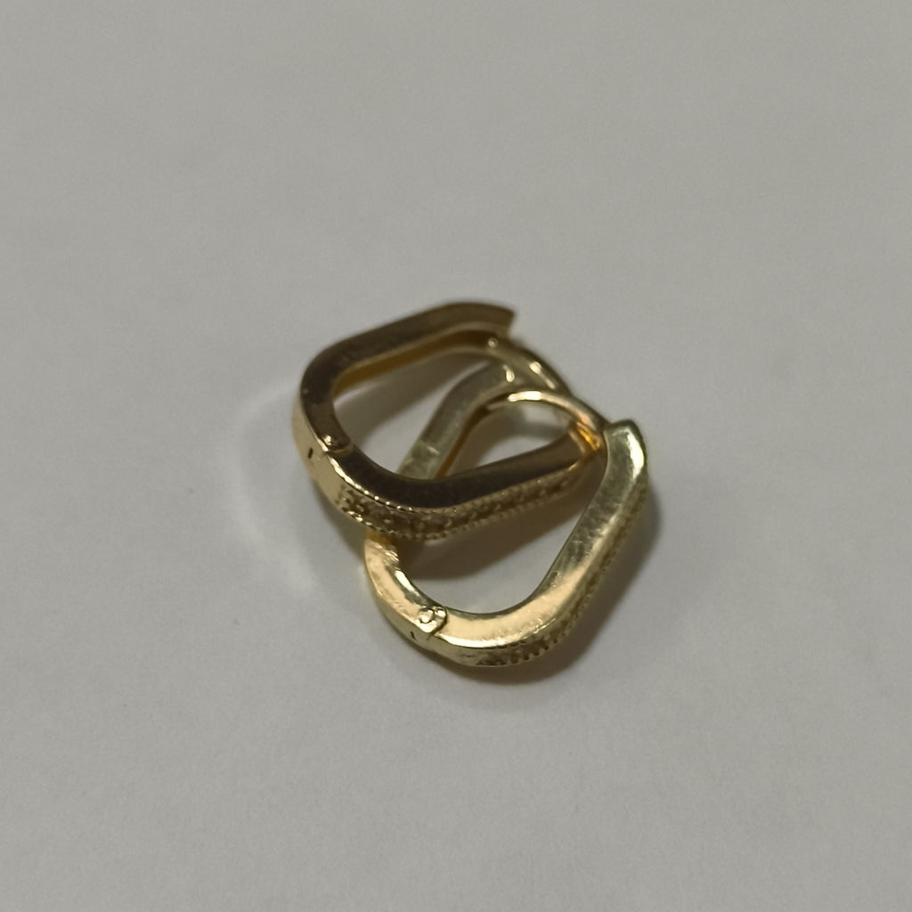 ARETES HUGGIES OVALADA C CIRCONIAS 14K 2.5 GR (NUEVO)