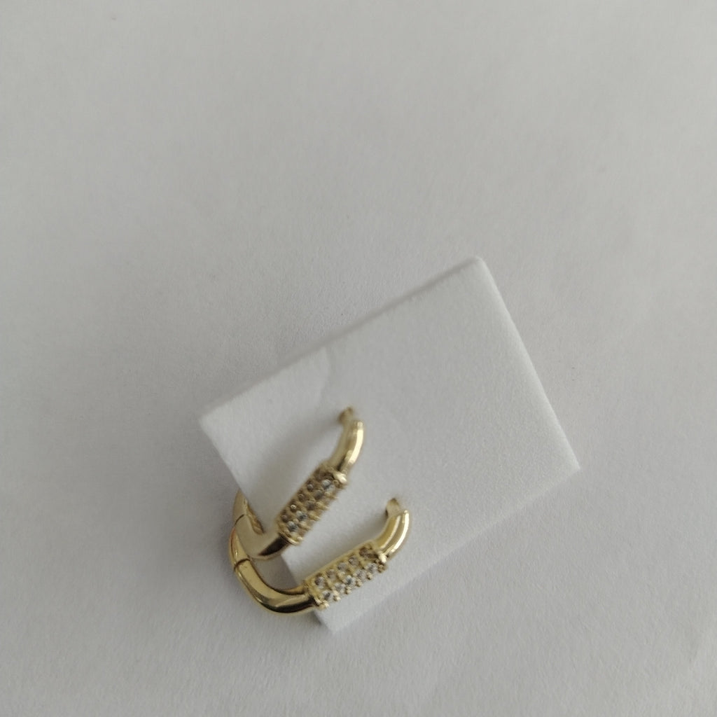 ARETES HUGGIES OVALADA C CIRCONIAS 14K 2.5 GR (NUEVO)