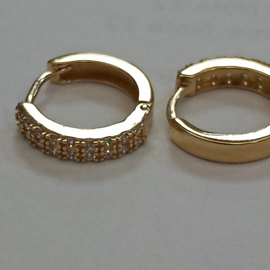 ARETES HUGGIES C CIRCONIA 14K 1.7 GR (NUEVO)