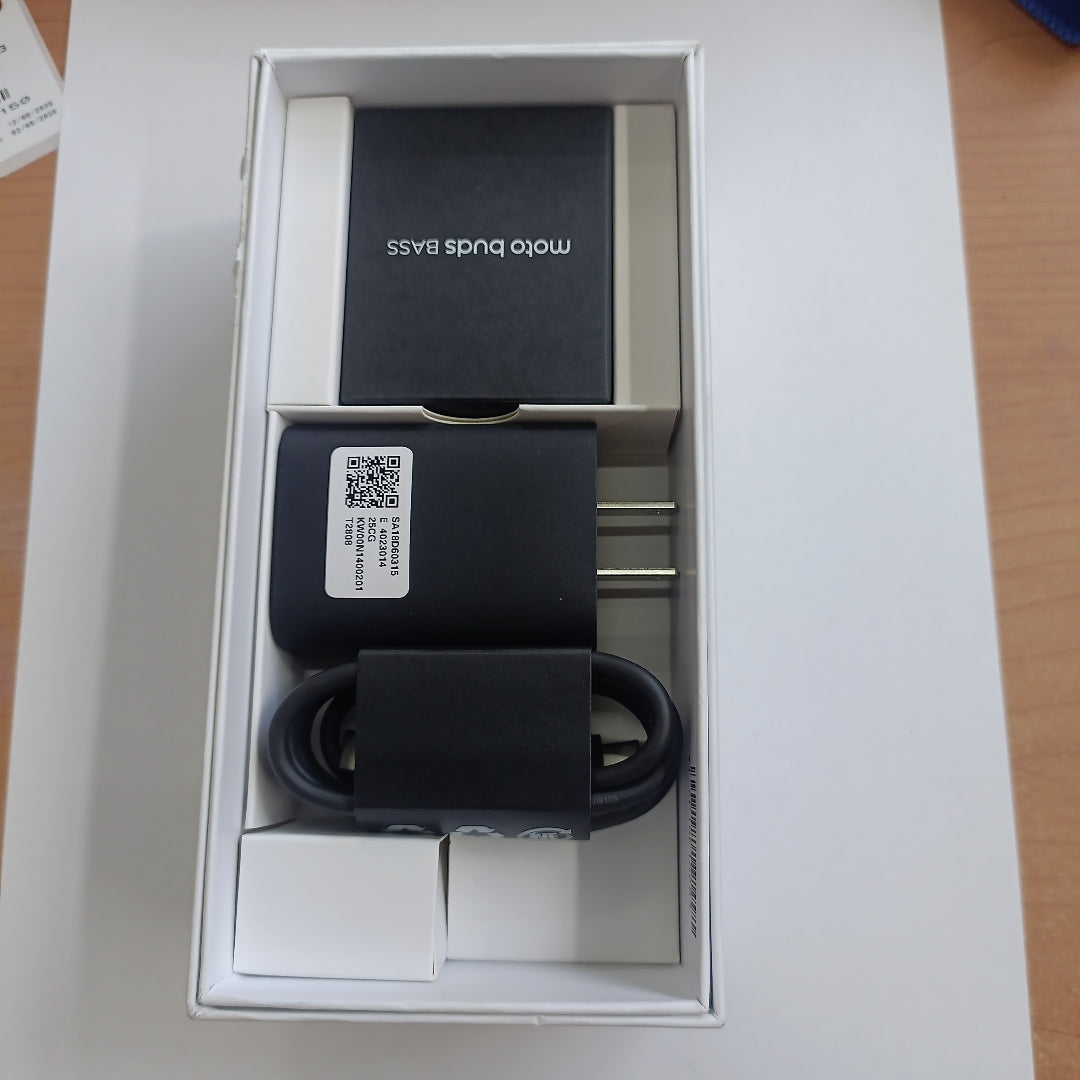 CELULAR MOTOROLA EDGE 70 FUSION XT2605-3 (2026) 256 GB 8 GB RAM (SEMINUEVO)