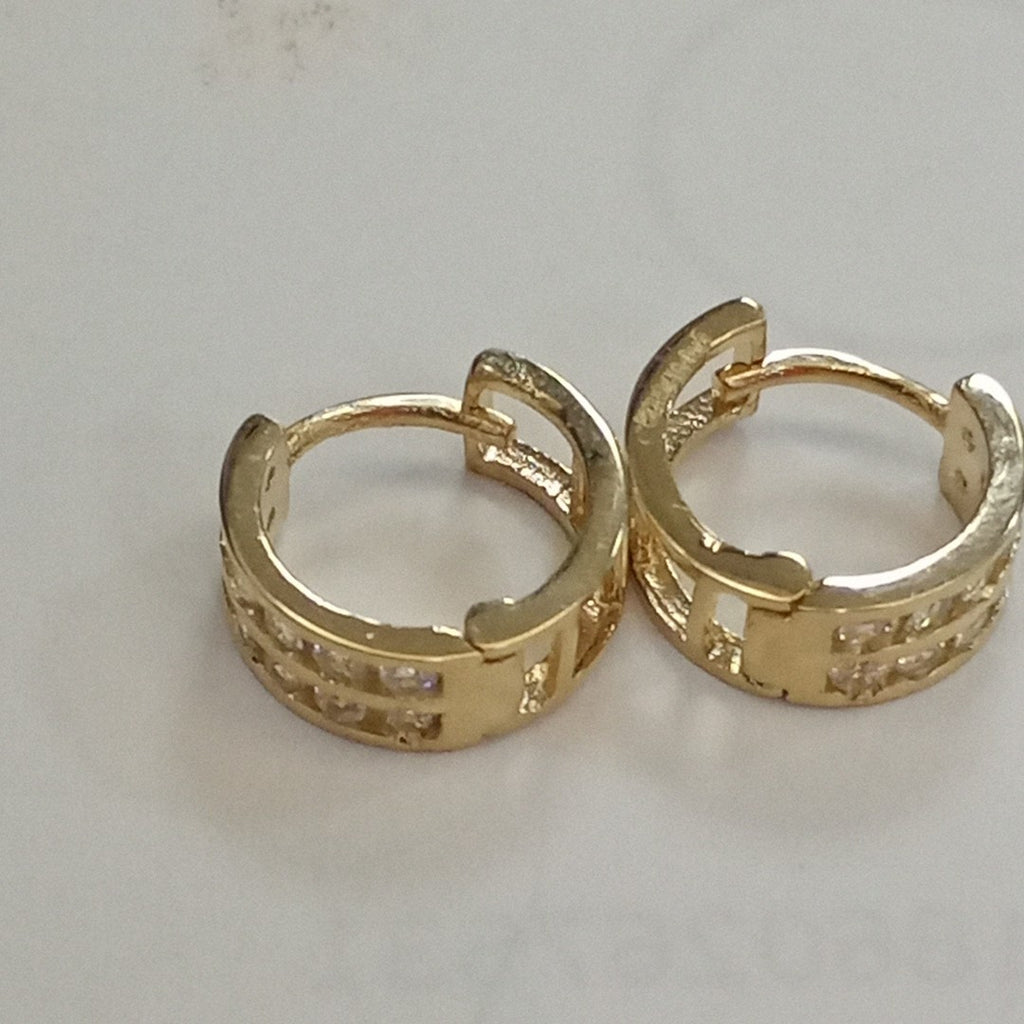 ARETES HUGGIES C CIRCONIAS 14K 1.7 GR (NUEVO)