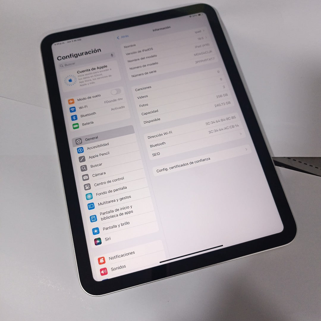 TABLETA APPLE IPAD A16 A3354 (2025) 256 GB 6 GB RAM (SEMINUEVO)