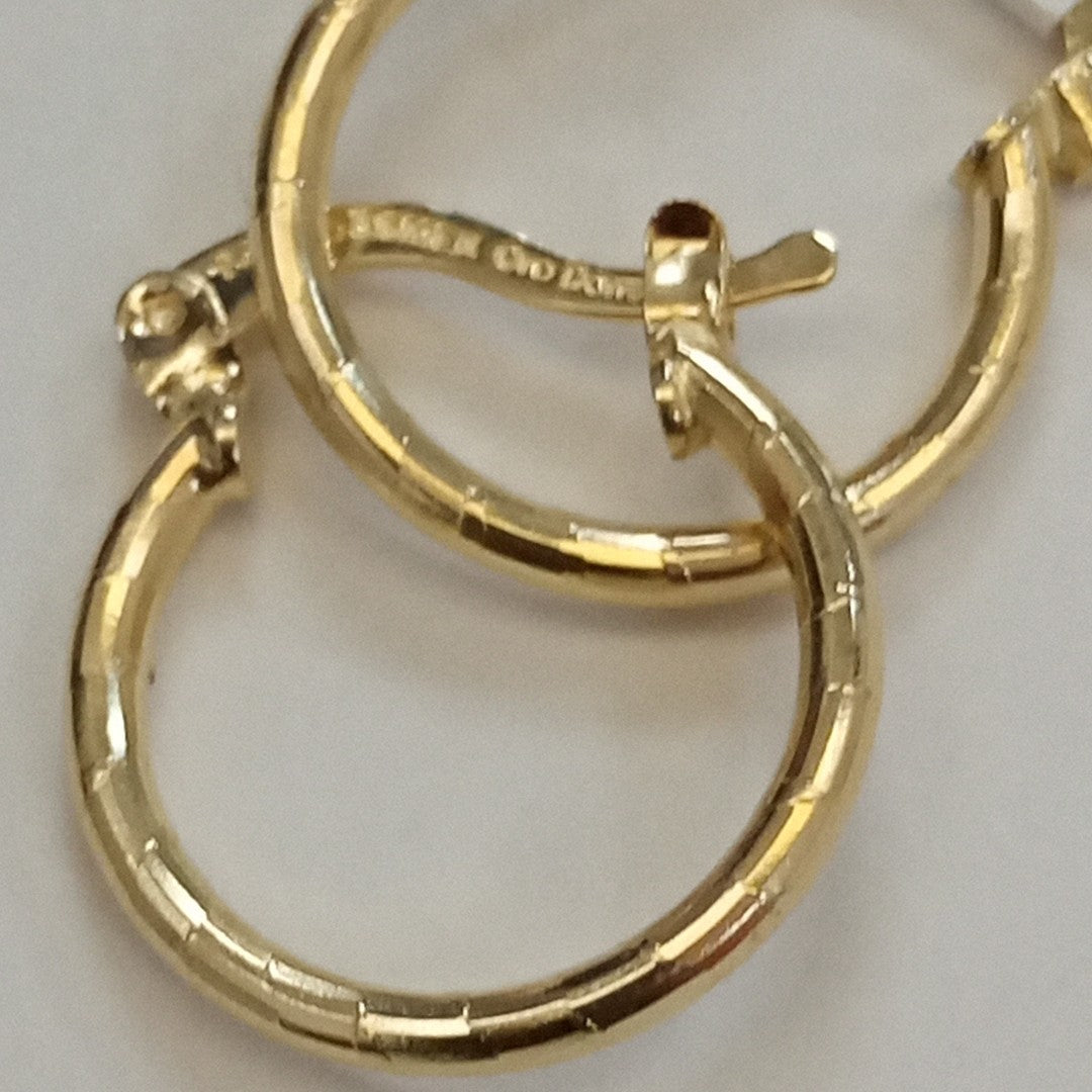 ARETES ARRACADAS ESTRIADAS 14K 1.4 GR (NUEVO)