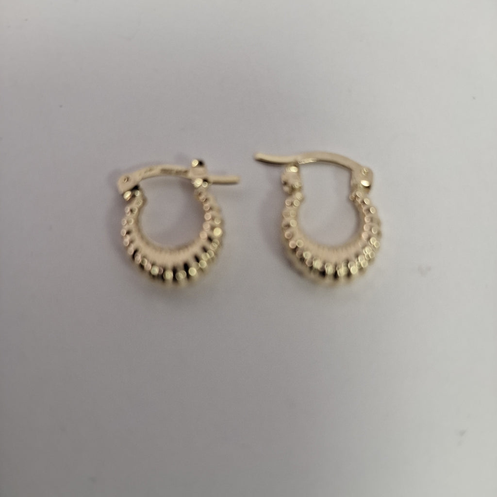 ARETES ARRACADA ESTRIADAS 14K 1.1 GR (NUEVO)