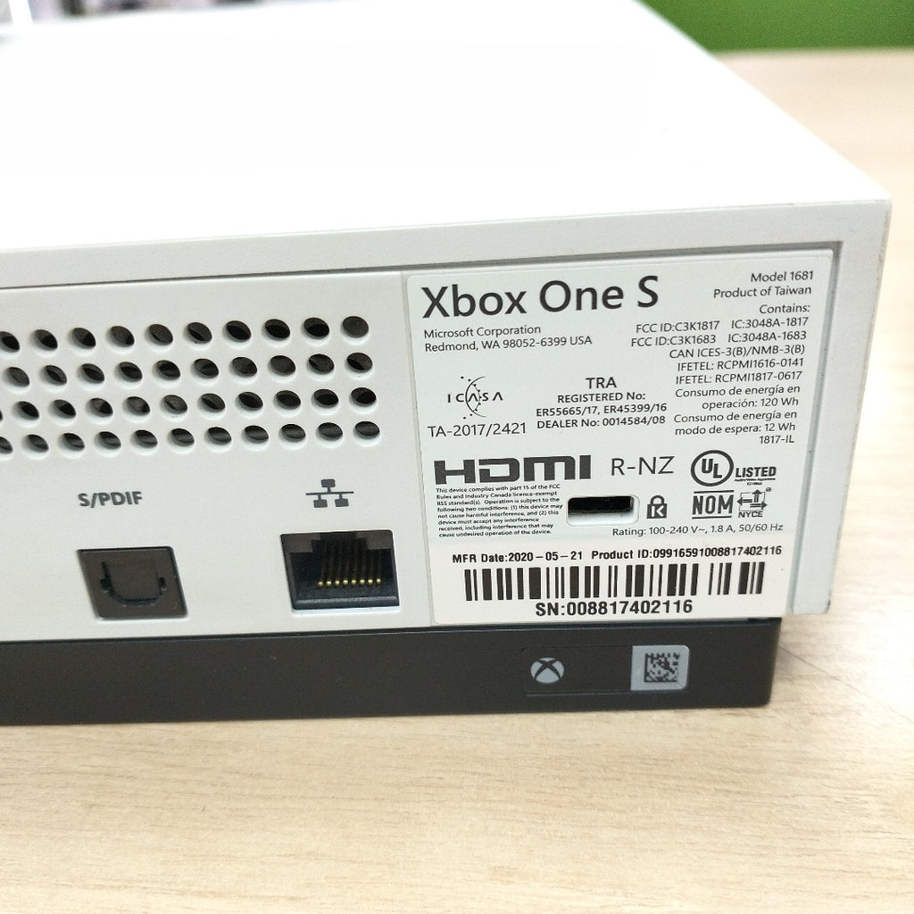 CONSOLA DE VIDEOJUEGO MICROSOFT XBOX ONE S 1 TB (SEMINUEVO)