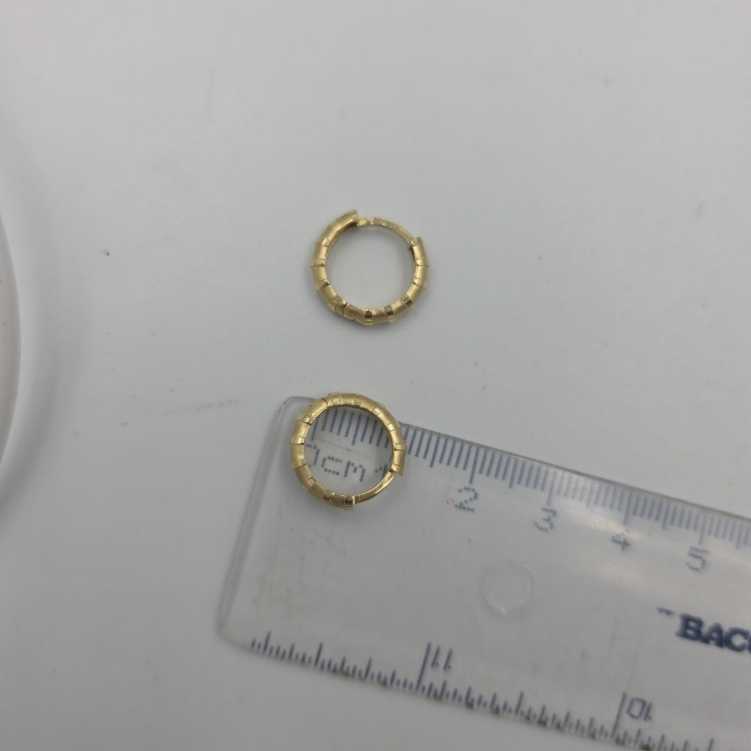 ARETES ARRACADAS FACETADAS 10K 1.7 GR (NUEVO)