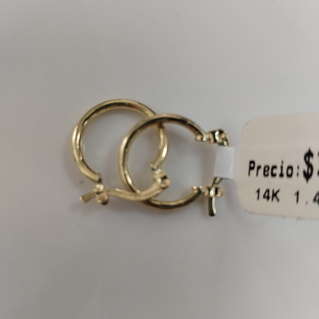ARETES ARRACADAS ESTRIADAS 14K 1.4 GR (NUEVO)