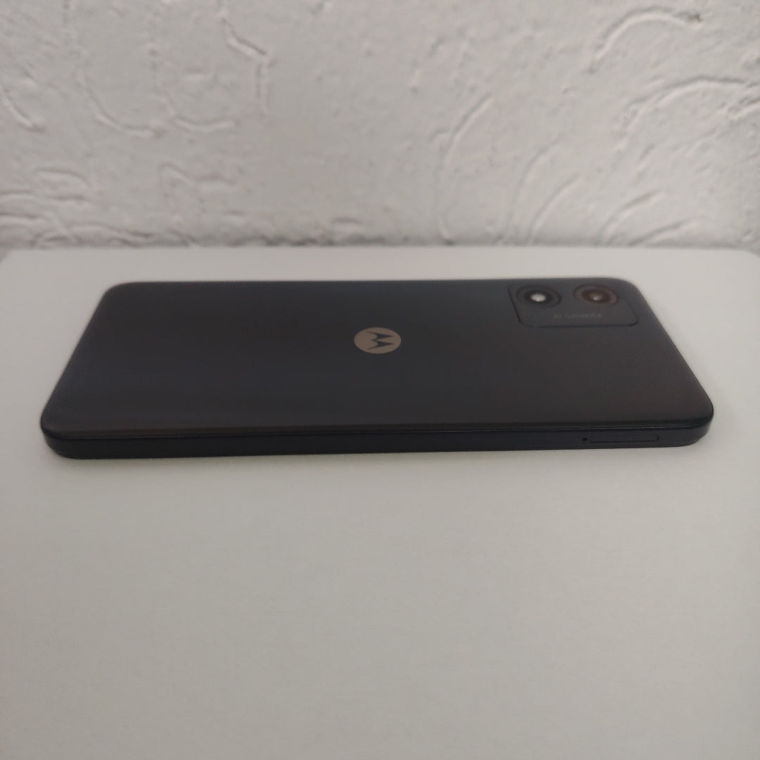 CELULAR MOTOROLA MOTO E13 XT2345-2 64 GB 2 GB RAM (SEMINUEVO)