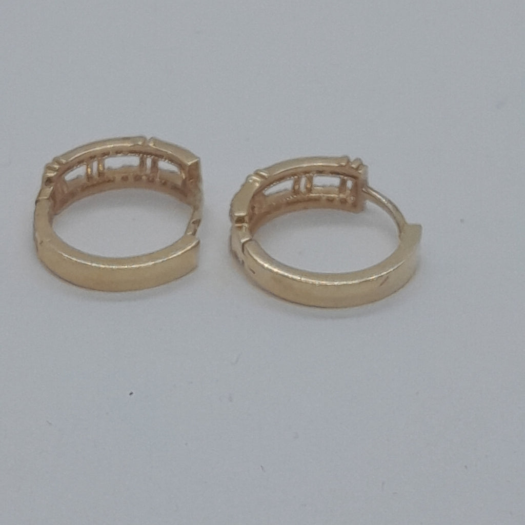 HUGGIES ORO 14K 2.5 (NUEVO)