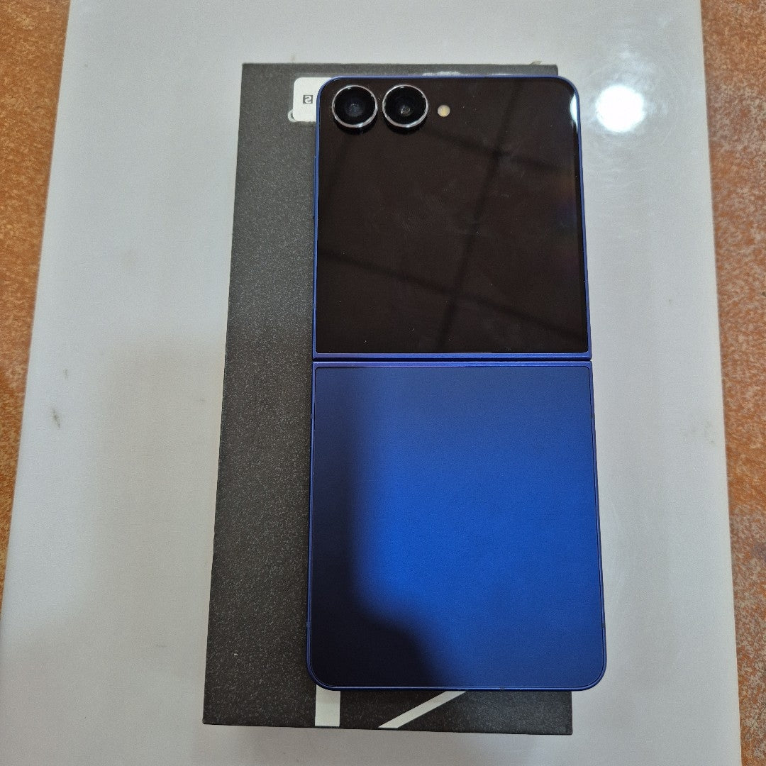 CELULAR SAMSUNG GALAXY Z FLIP 7 SM-F766B (2025) 512 GB 12 GB RAM (SEMINUEVO)