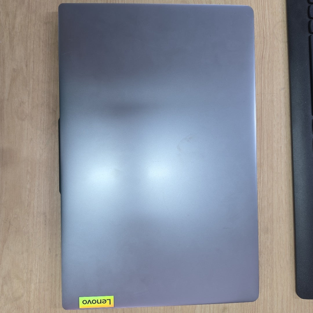 LAPTOP LENOVO IDEAPAD SLIM 3 15IAH8 (2024) 512 GB SSD 8 GB RAM (SEMINUEVO)