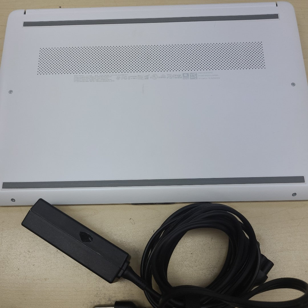 LAPTOP HP 14-DQ0003DX 64 GB SSD 4 GB RAM (SEMINUEVO)