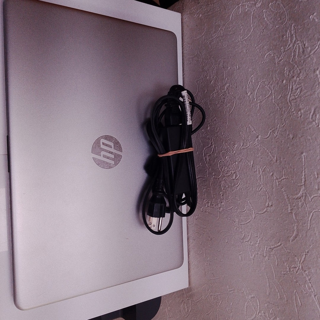 LAPTOP HP 15-EF1501LA (2023) 256 GB SSD 8 GB RAM (SEMINUEVO)