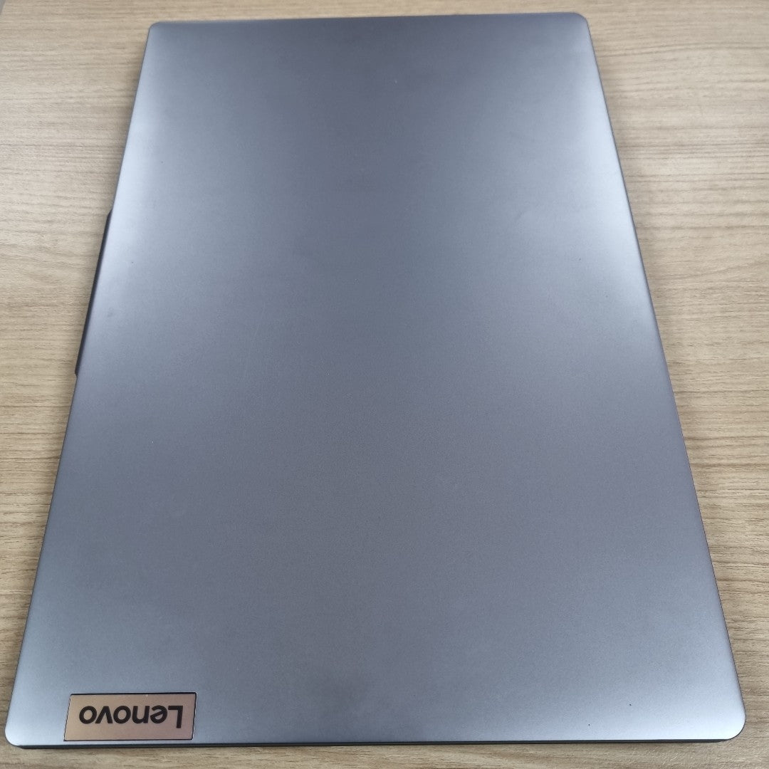 LAPTOP LENOVO IDEAPAD SLIM 3 15IRU8 (2025) 512 GB SSD 8 GB RAM (SEMINUEVO)