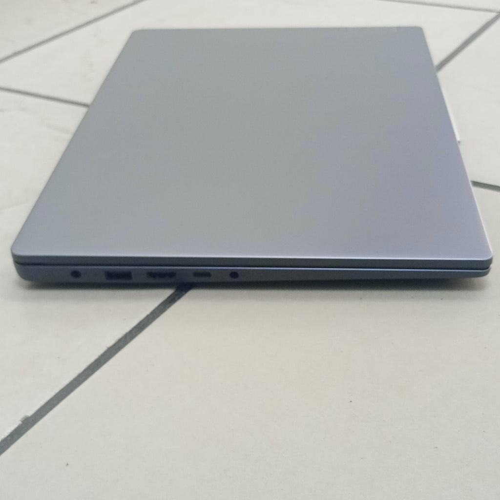 LAPTOP LENOVO IDEAPAD SLIM 3 15IRU8 (2026) 512 GB SSD 8 GB RAM (SEMINUEVO)