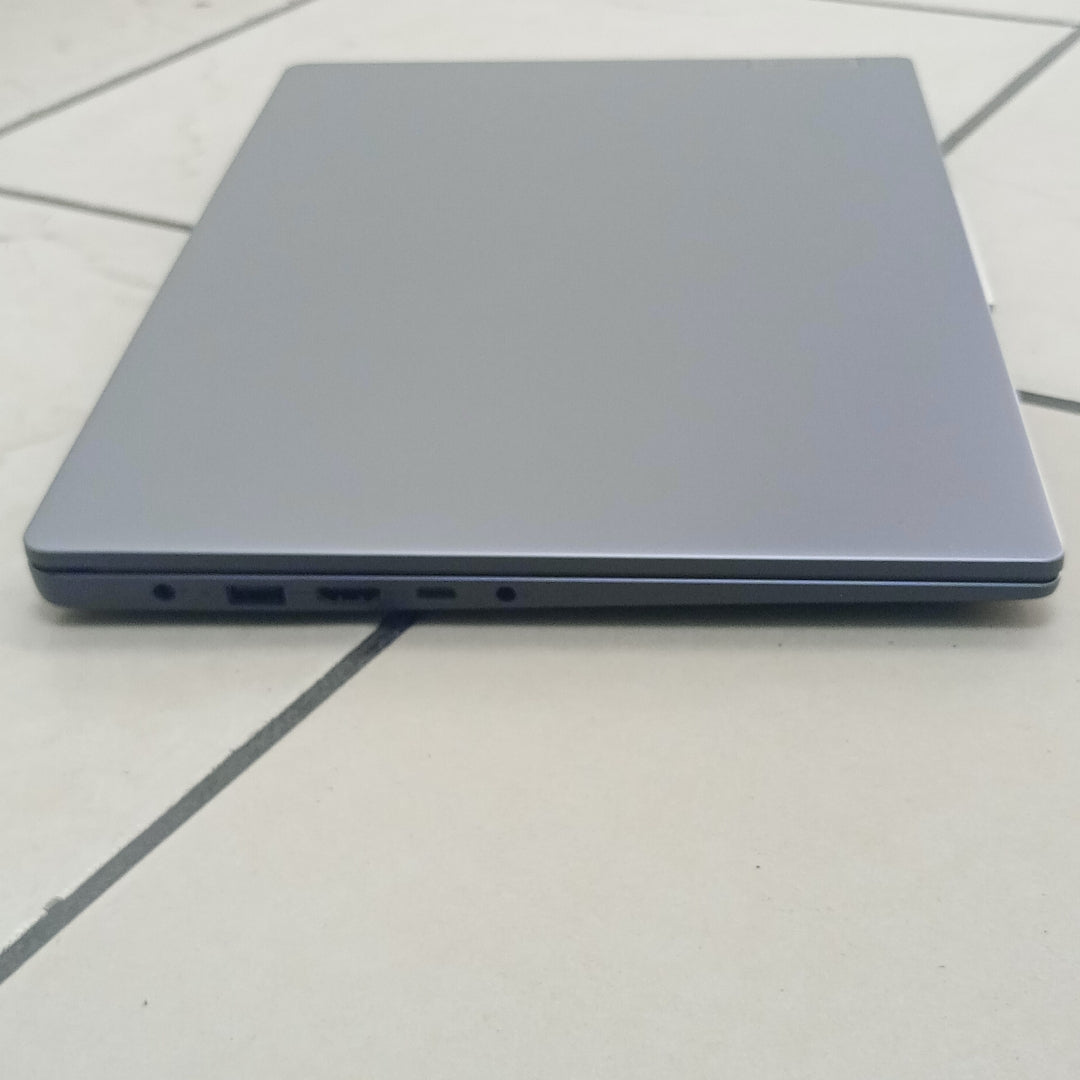 LAPTOP LENOVO IDEAPAD SLIM 3 15IRU8 (2026) 512 GB SSD 8 GB RAM (SEMINUEVO)