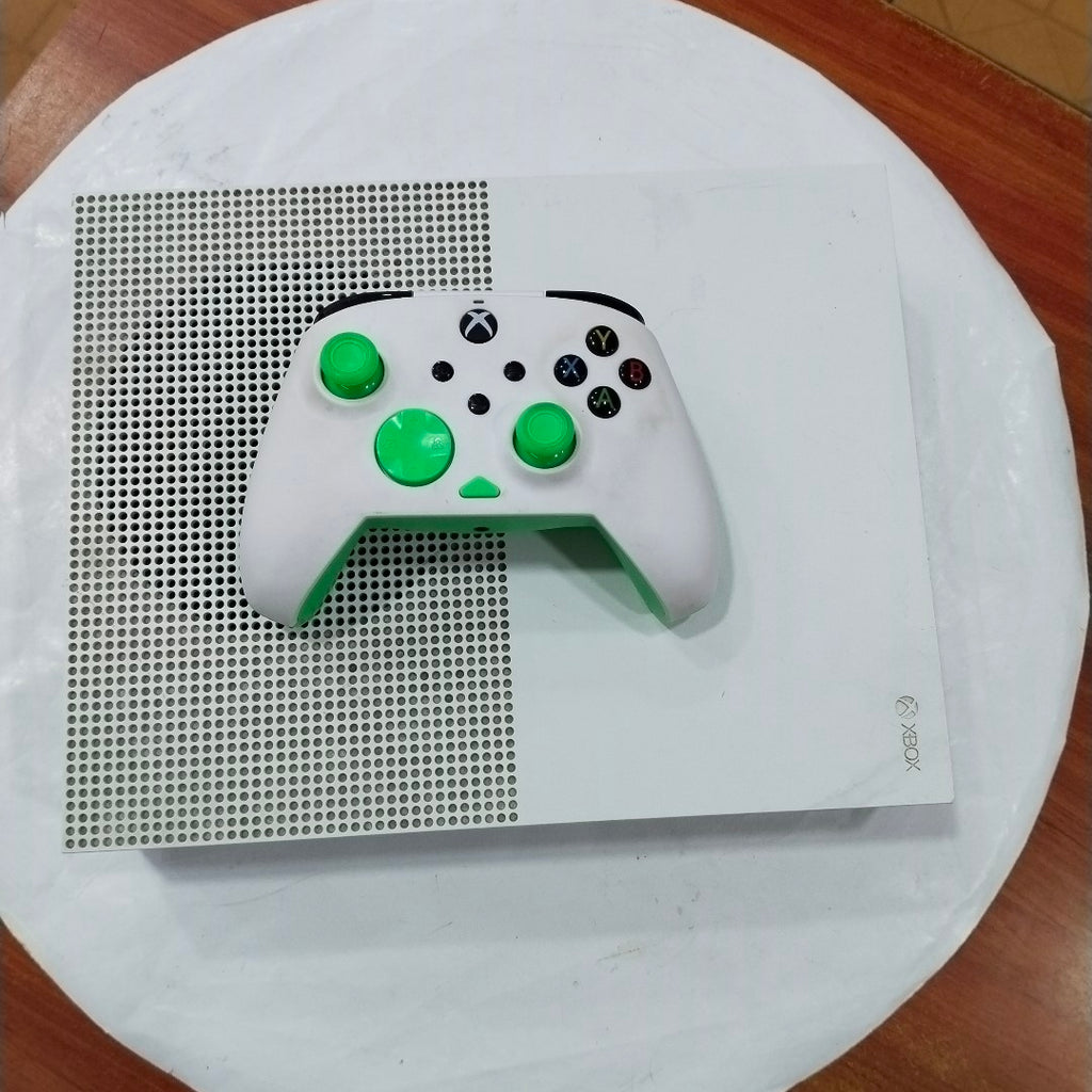 CONSOLA DE VIDEOJUEGO MICROSOFT XBOX ONE S 500 GB (SEMINUEVO)