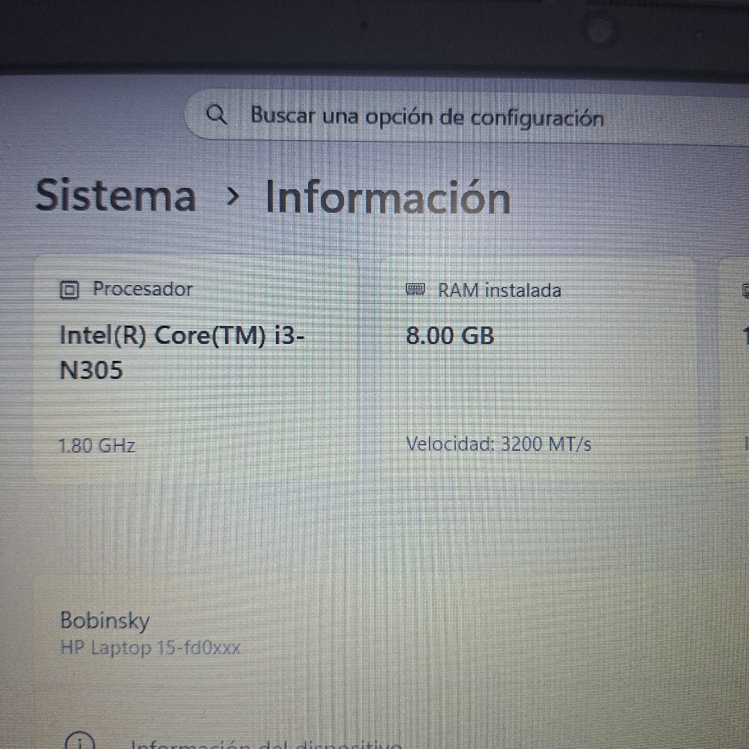 LAPTOP HP 15-FD0231LA (2025) 512 GB SSD 8 GB RAM (SEMINUEVO)