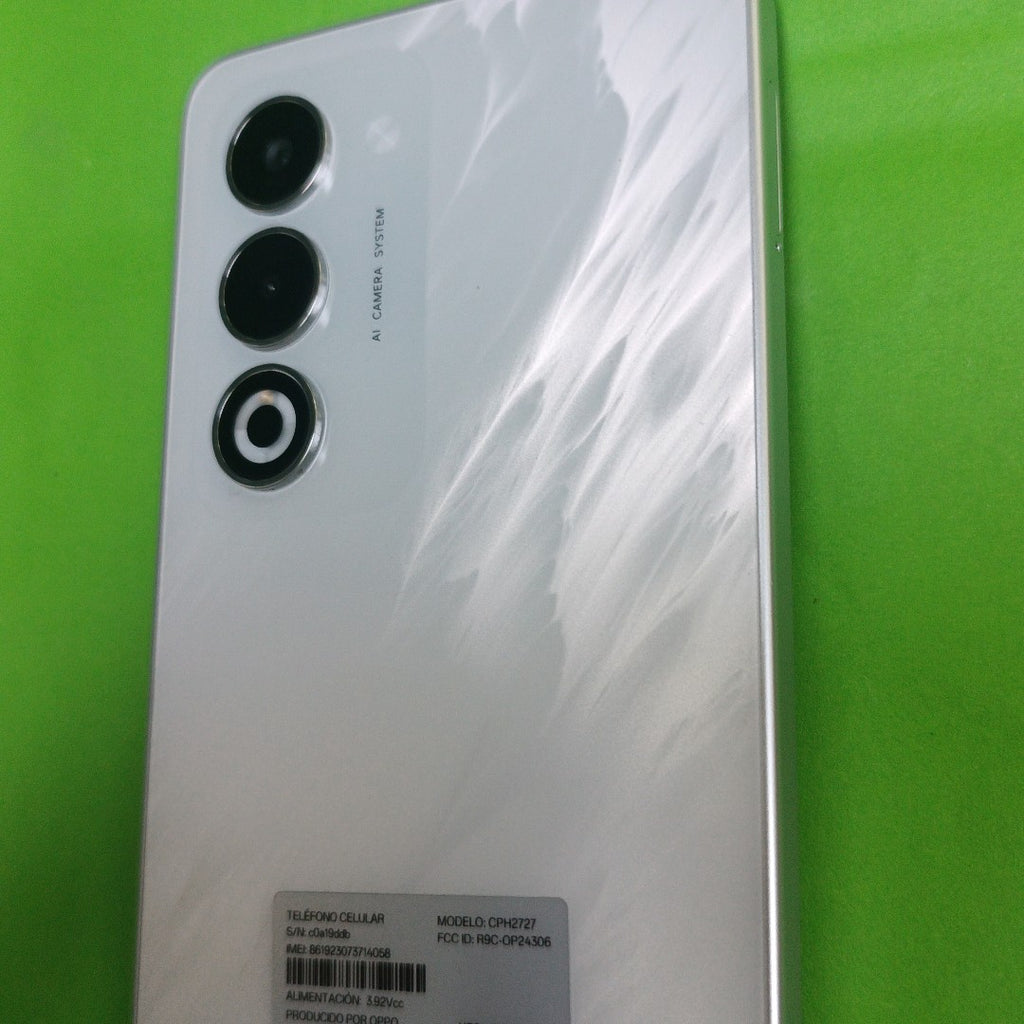 CELULAR OPPO A5 CPH2727 (2025) 256 GB 4 GB RAM (SEMINUEVO)