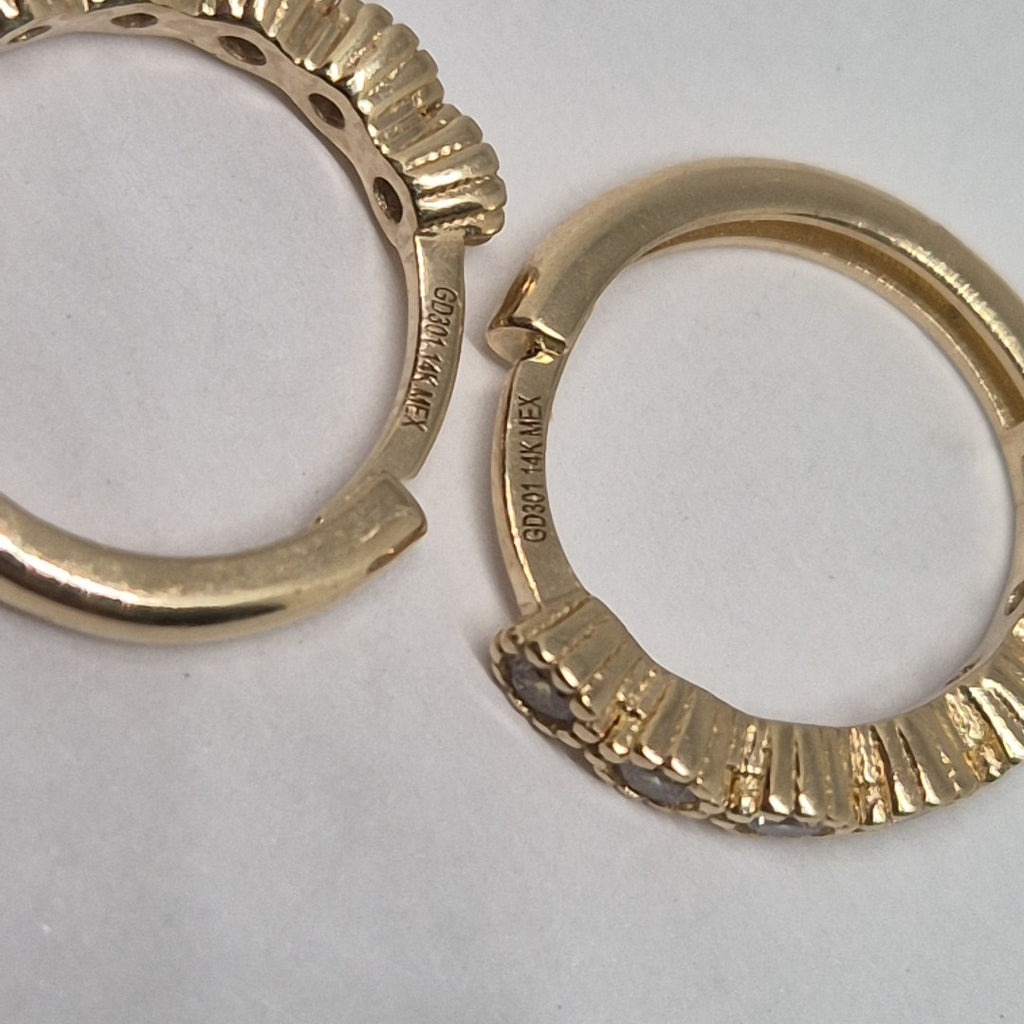 ARETES HUGGIES C CIRCONIAS 14K 2.1 GR (NUEVO)