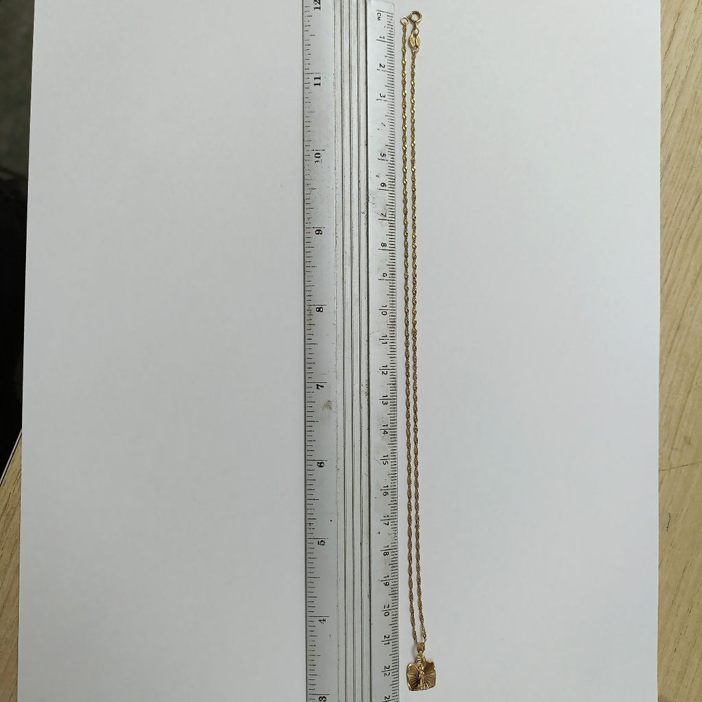CADENA,MEDALLA RELIGIOSA ORO 10 K 1,80 GRMS (SEMINUEVO)