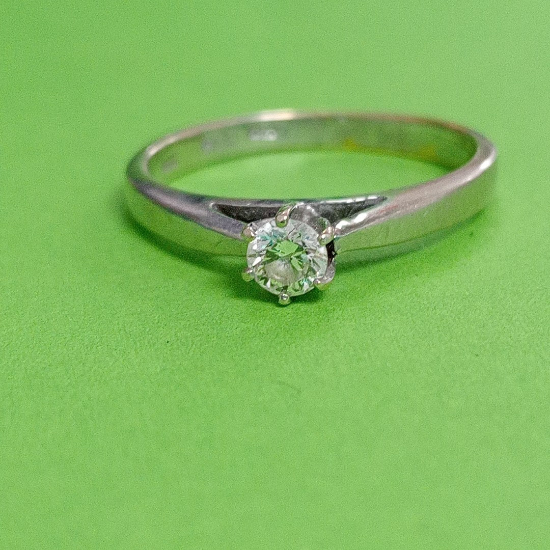 SOLITARIO ORO, ORO BLANCO 14 K 2.2 GRMS (SEMINUEVO)