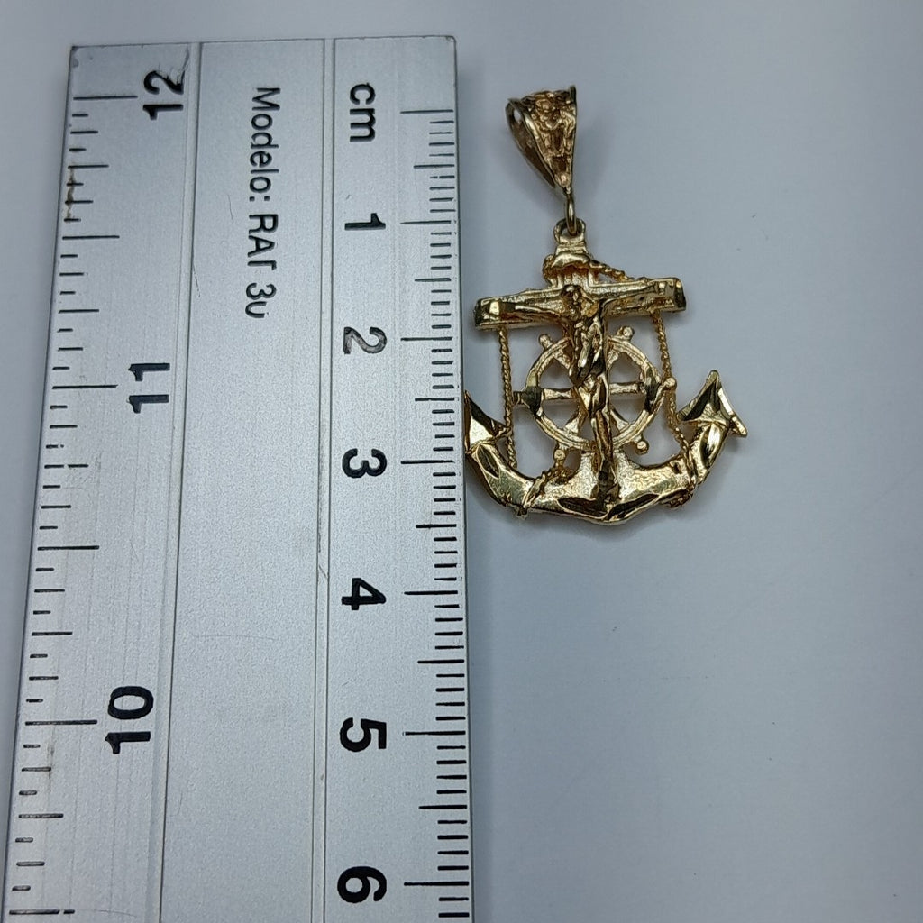 CRISTO EN ANCLA ORO 14 K 3,60 GRMS (SEMINUEVO)
