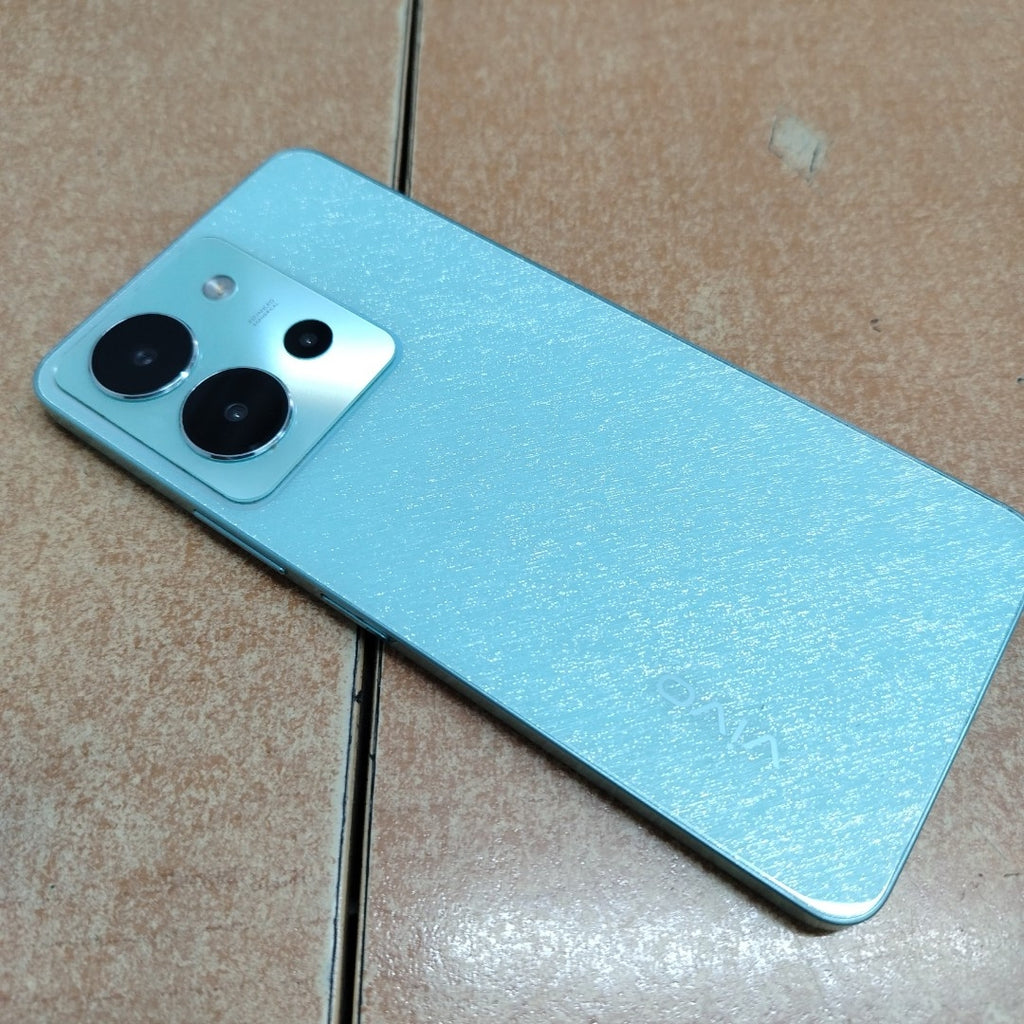 CELULAR VIVO Y36 V2247 256 GB 8 GB RAM (SEMINUEVO)